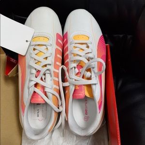 Women’s Size 7 Puma Cleats